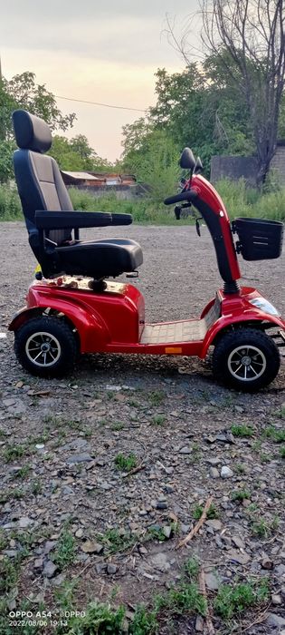 Електроскутер для літніх людей та інвалідів