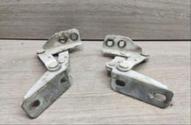 Петля капота Mercedes Sprinter 9017500351, 9017500451 1995-2006