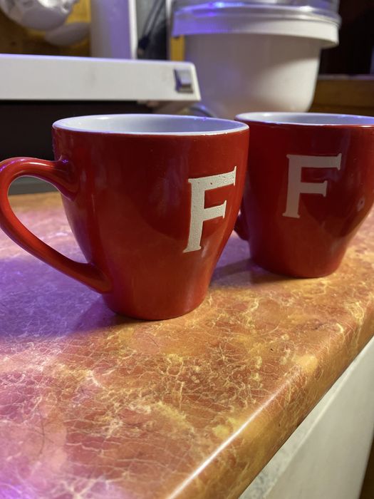 Коробка чашек и тарелок