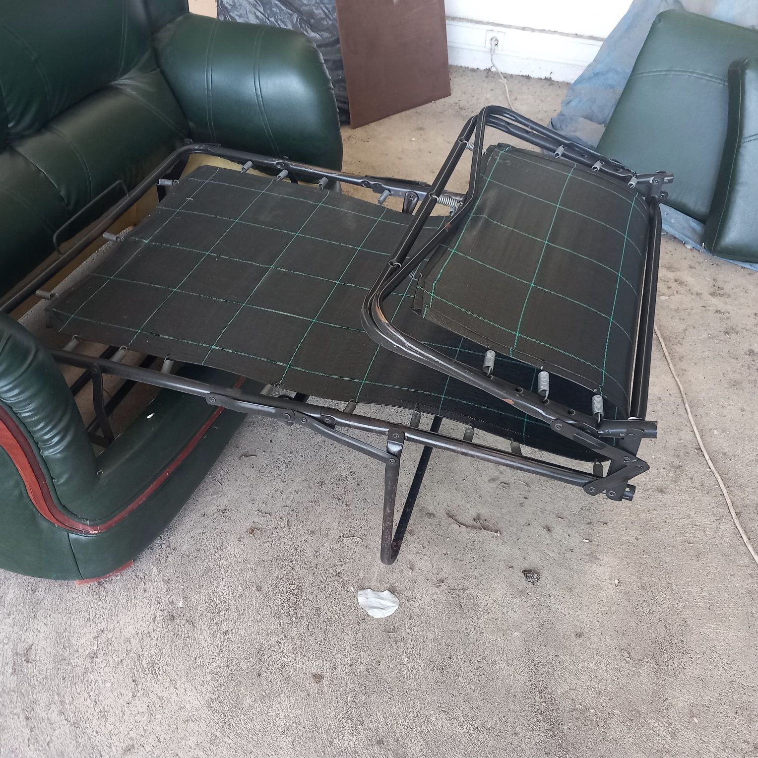 Sofá cama de 2 lugares em napa ( verde)
