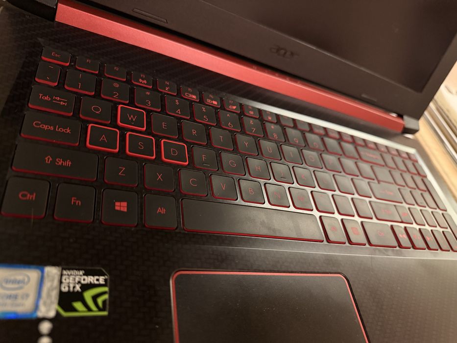 Acer Nitro 5 i7-8750H/16GB/256+1000/Win11 GTX1060