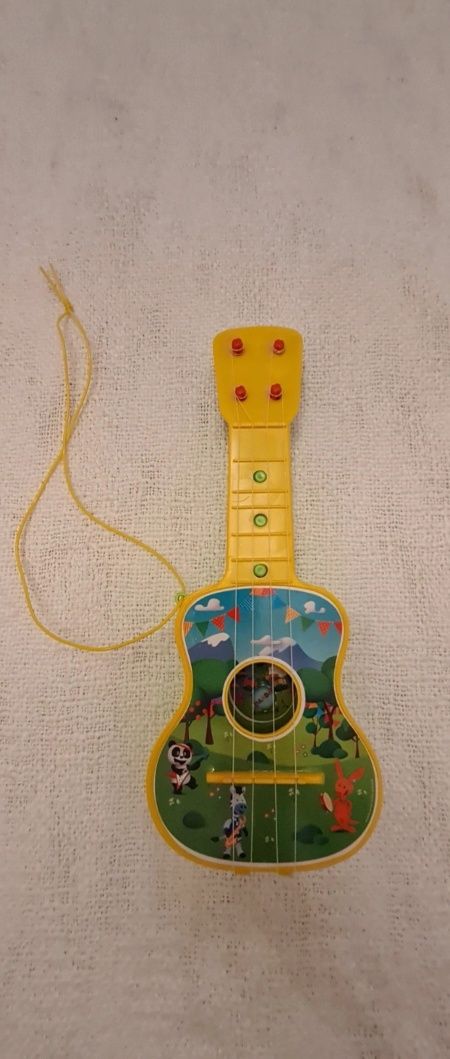 Guitarra Panda plástico