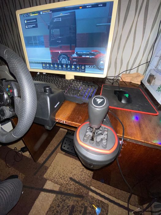Logitech G923 / shifter TH8S