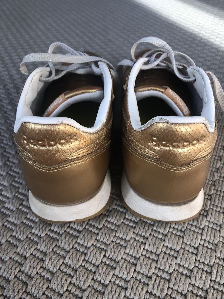 Ténis Reebok Dourados 35