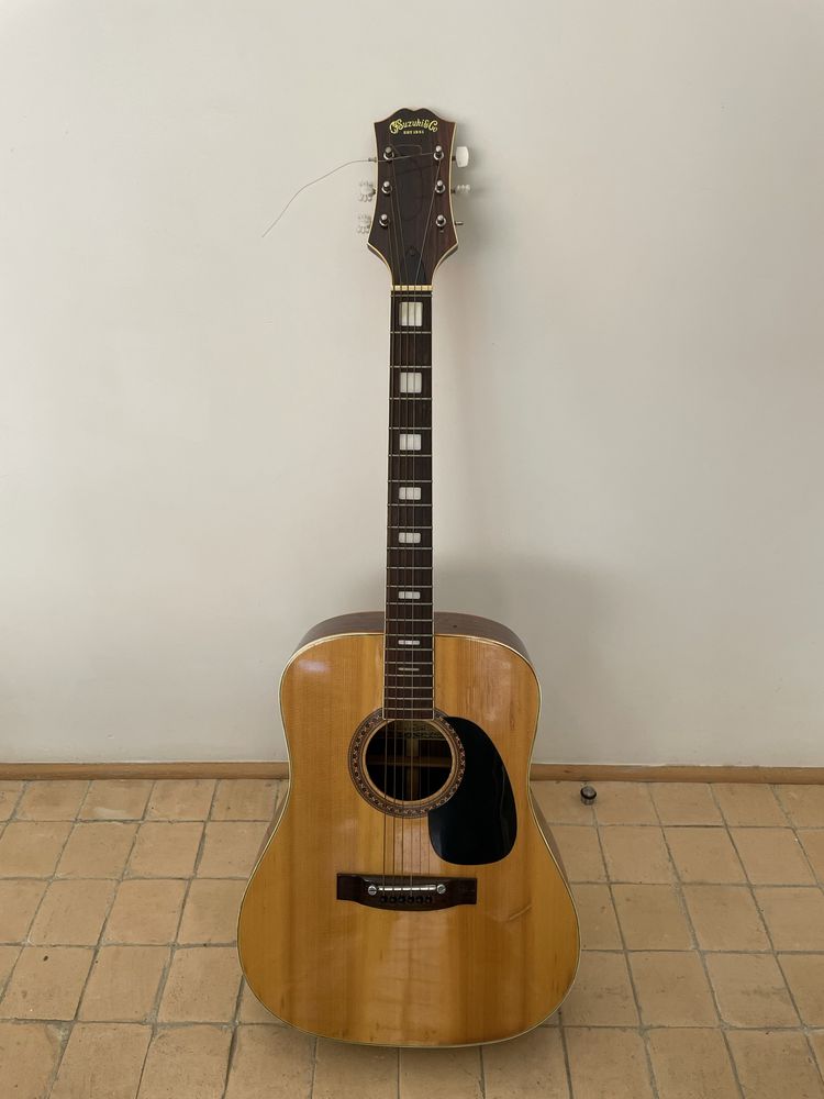 Guitarra acústica Suzuki