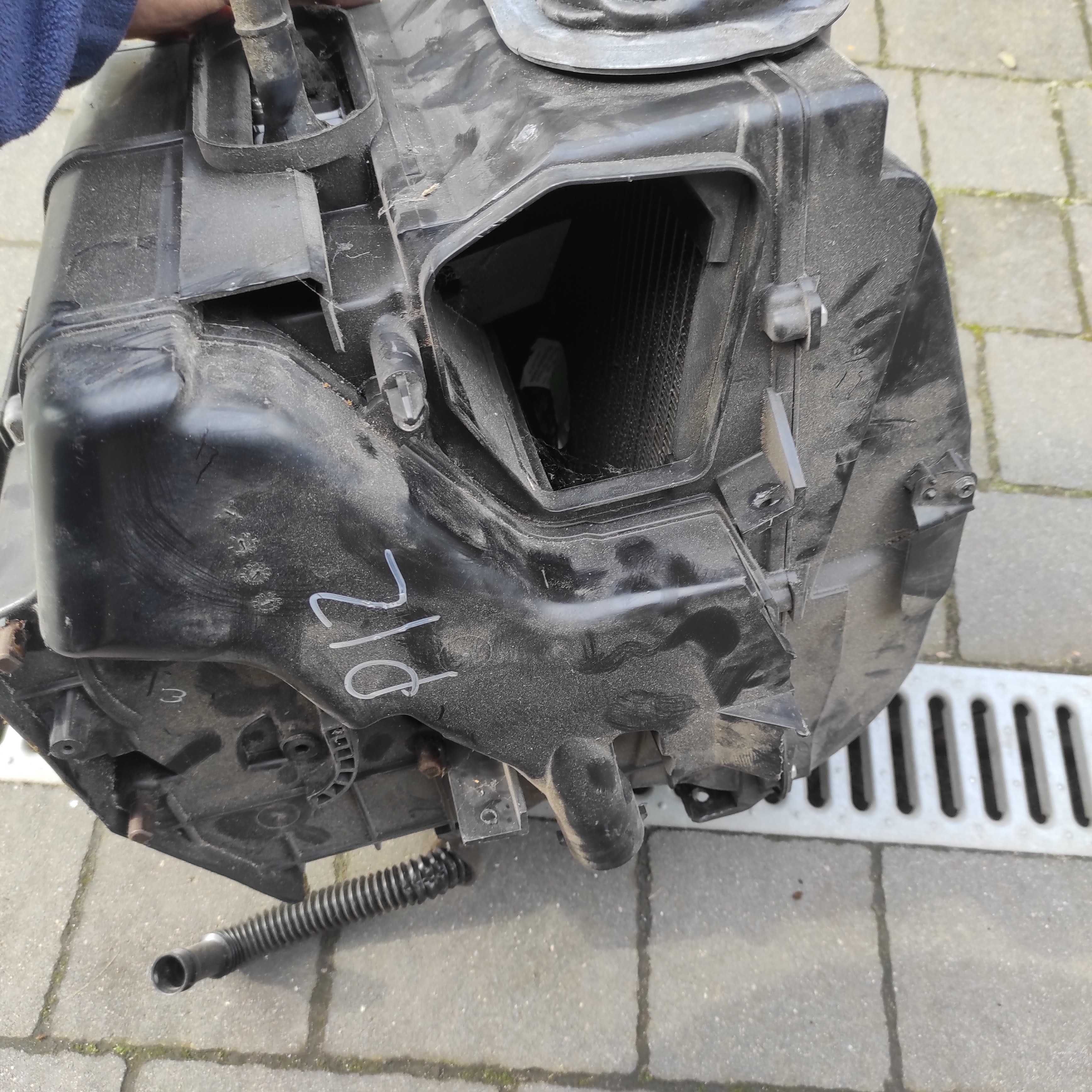 Nagrzewnica Nissan Primera P 12 2,0 16 V