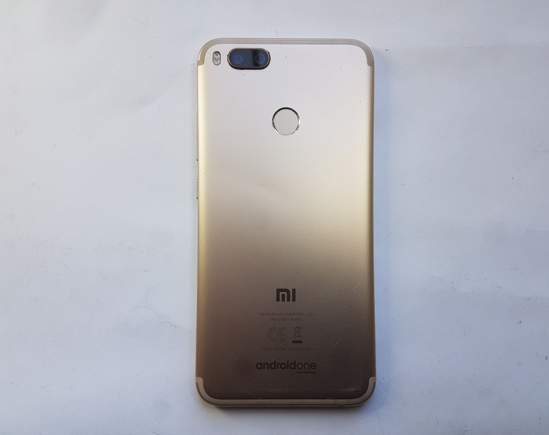 Xiaomi mi A1  4/64 9 Android
