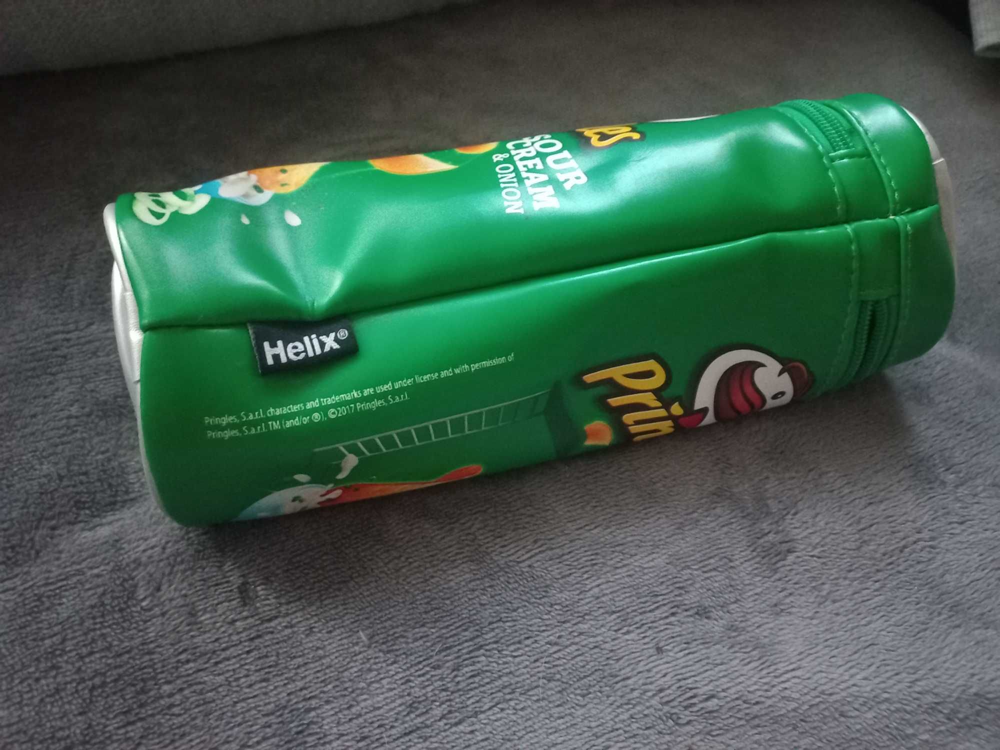 Piórnik Pringles