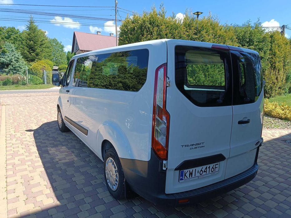 bus dziewiecio  osobowy wakacje bez limitu kilometrów