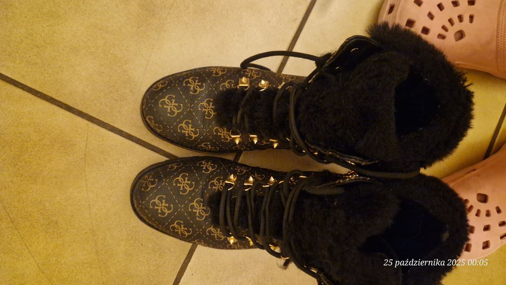 Botki zimowe GUESS 40