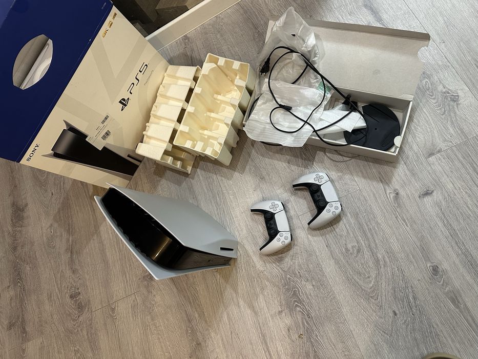 Sony playstetion 5 дисковод 2 джойстика