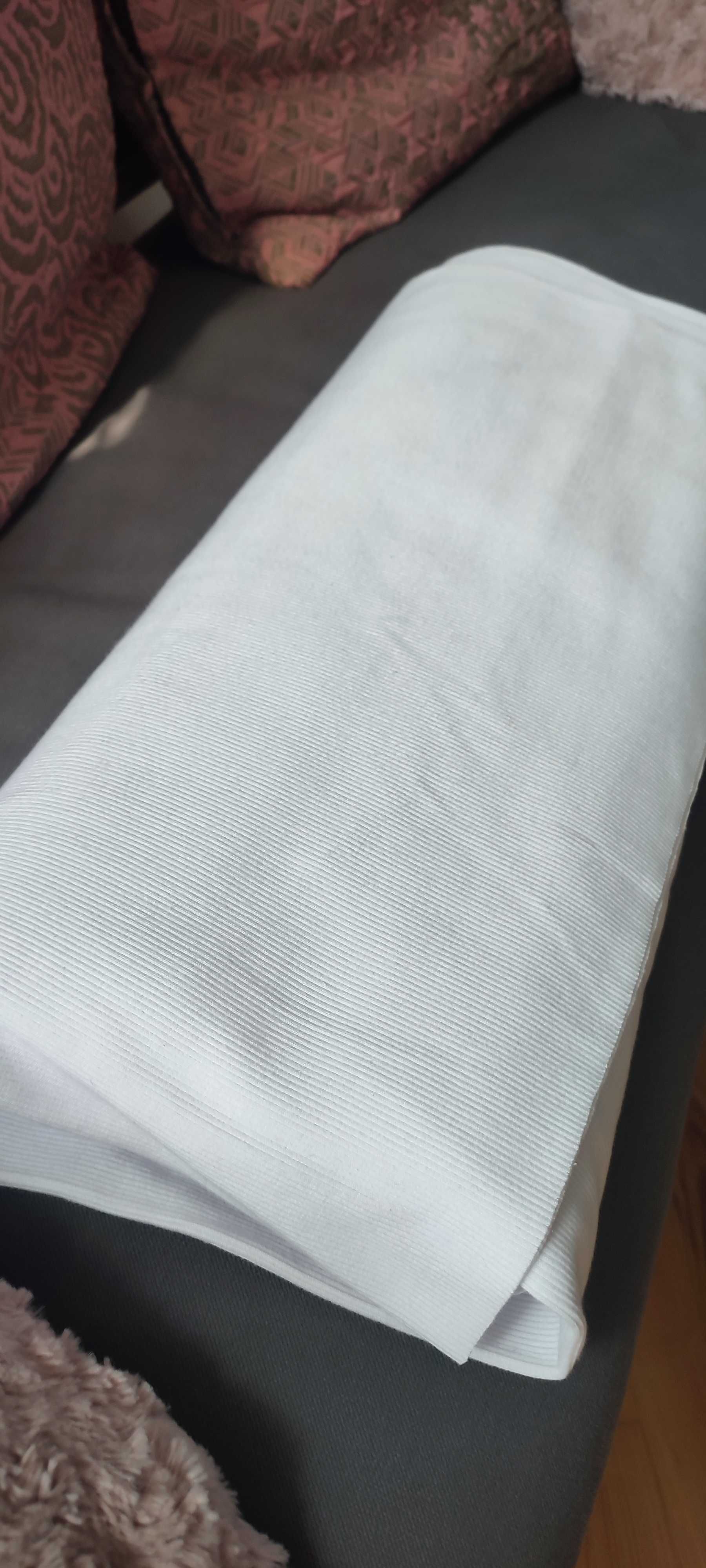 Biały ściągacz dzianinowy