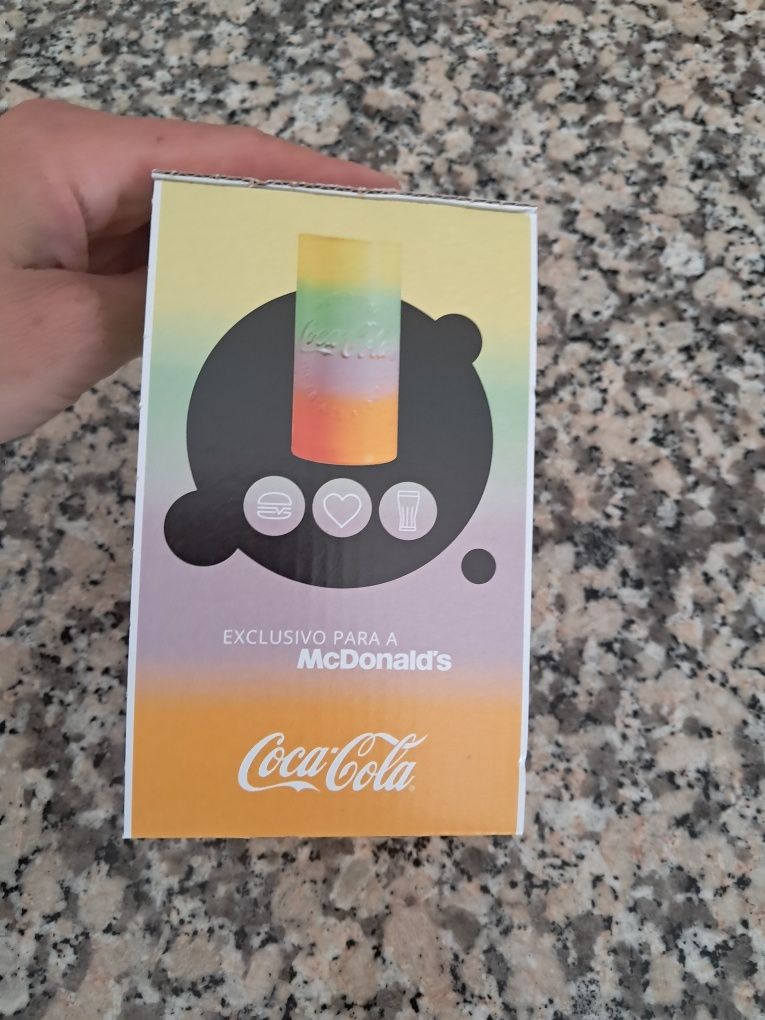Copo Macdonald arco iris