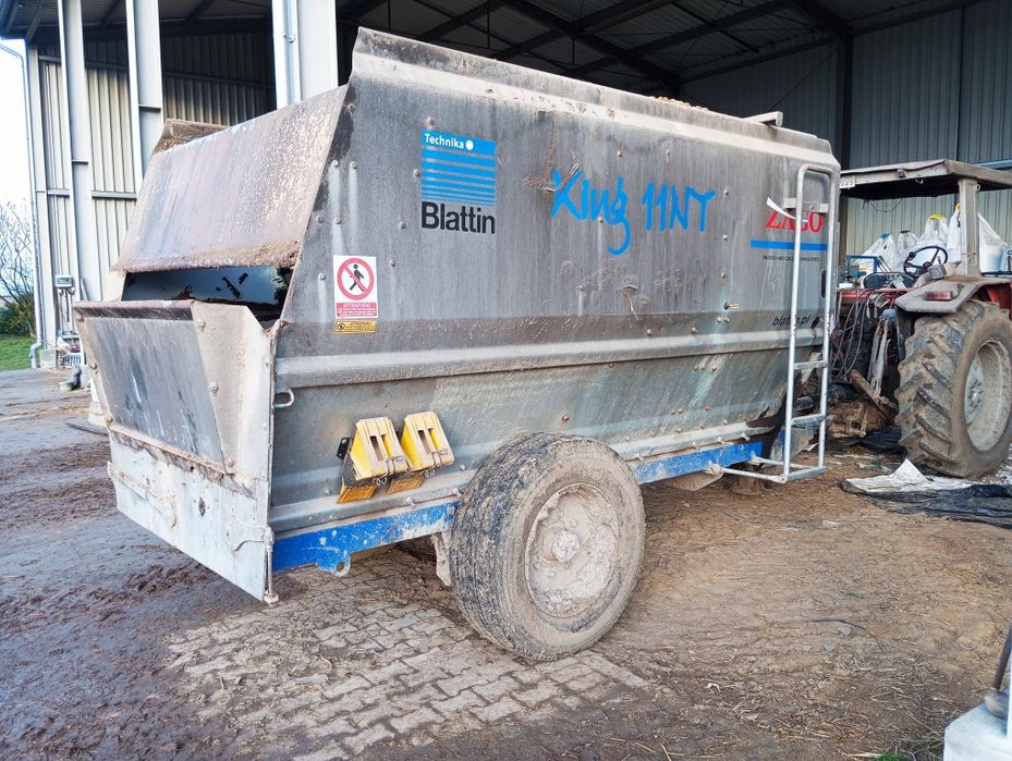 Wóz paszowy blattin 11m3