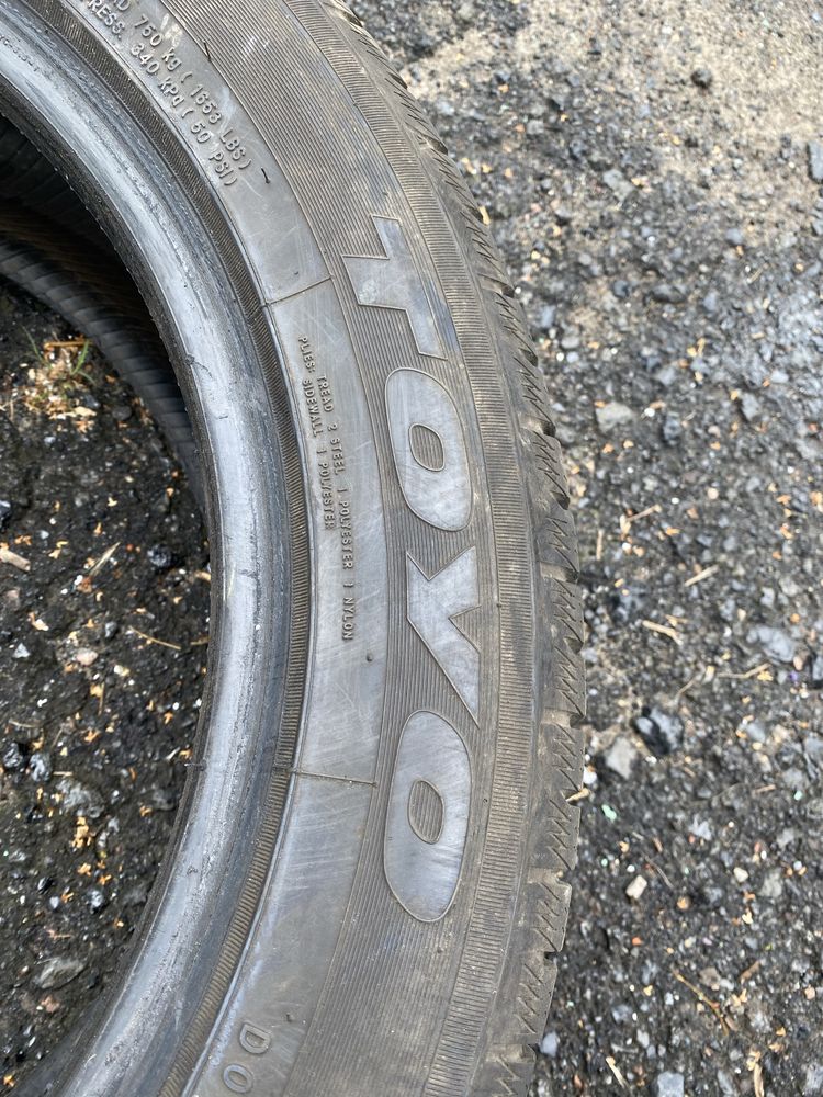 Гума(ризина,шини) Toyo 215/55/17 зимова