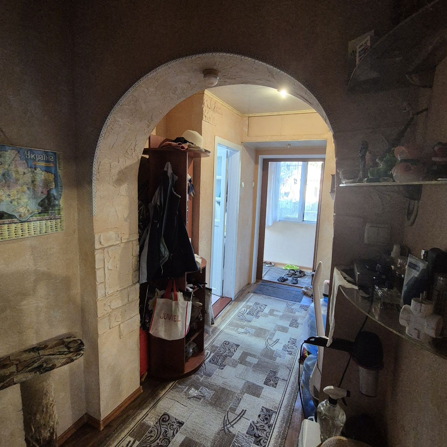 Дом возле АТБ в Романково