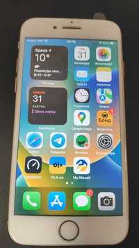 Apple iPhone 8 64GB Gold комплект +3чохла і скло