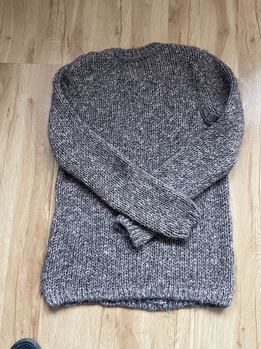 Wełniany sweterek bardzo ciepły