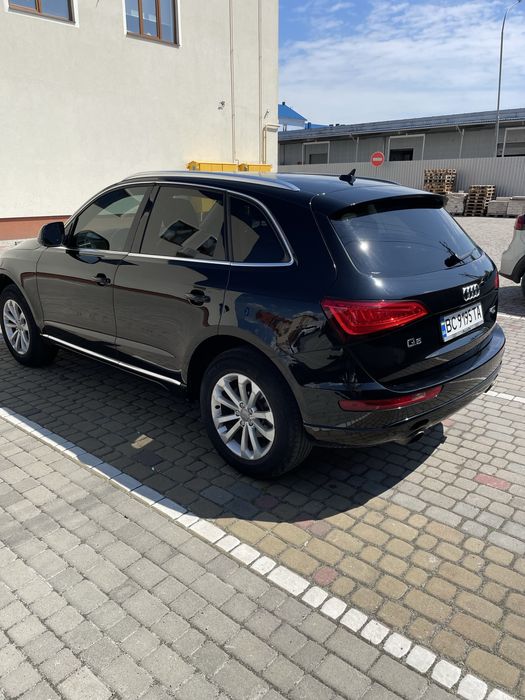 Надійний кросовер AudiQ5 2013