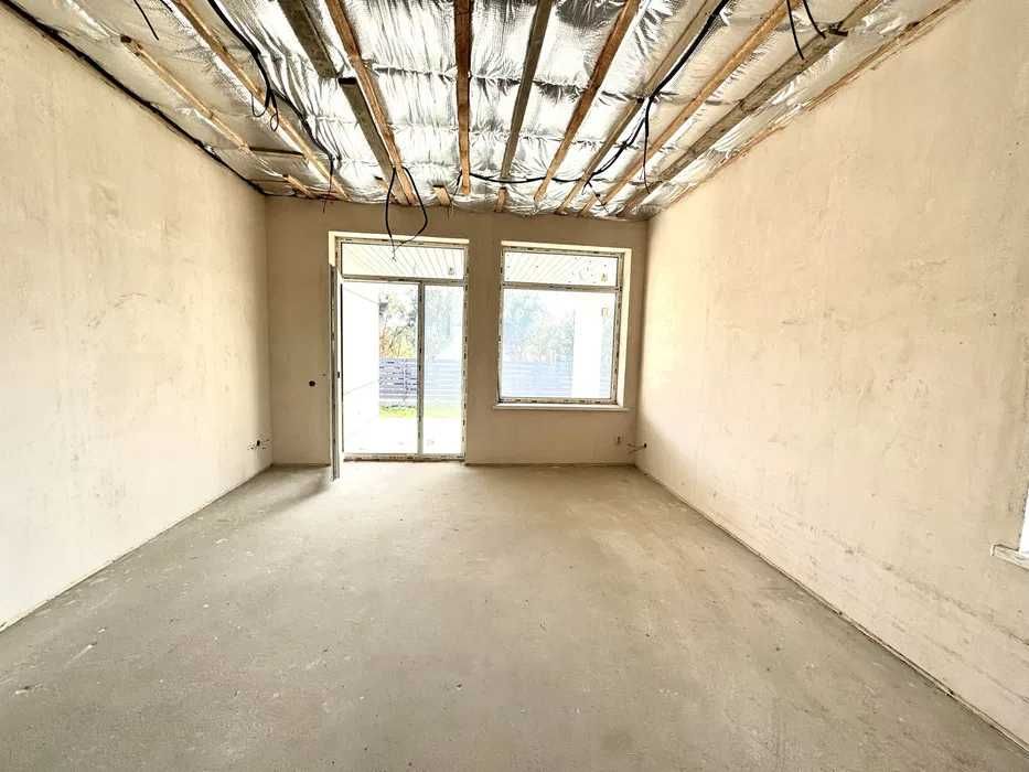 Якісний готовий будинок біля озера ! Велика ділянка 10 соток!