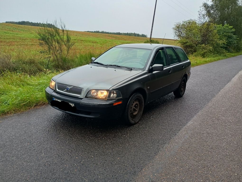 Volvo V40 1.9 2001r