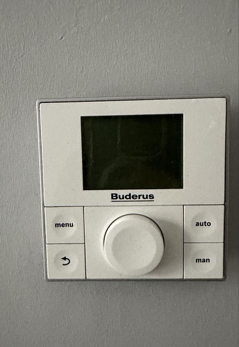 Kocioł Buderus Bosh wraz z sterownikami oraz 3 grzejnikami panelowymi