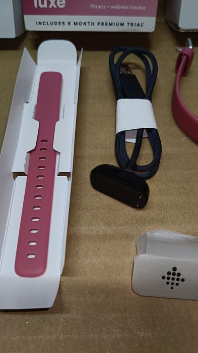 Smartband Fitbit Luxe różowy