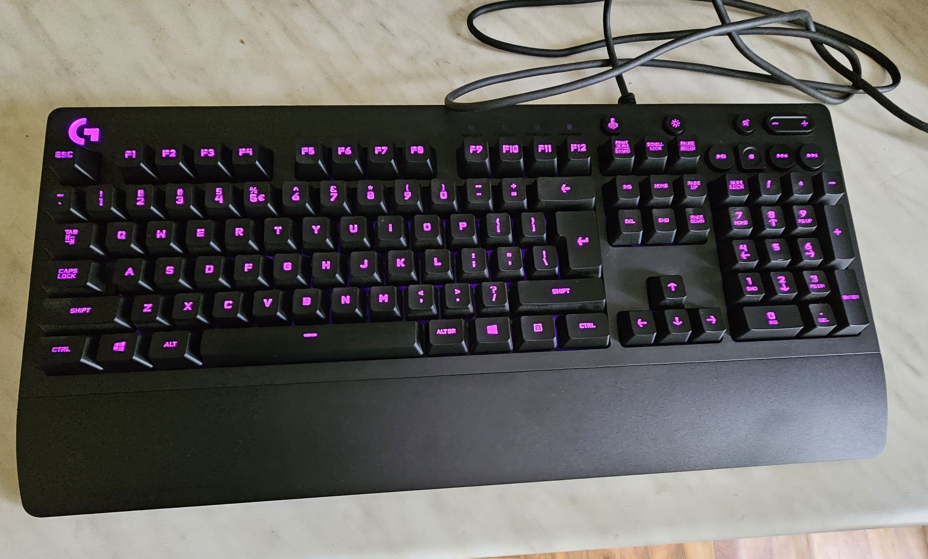Klawiatura Logitech G213