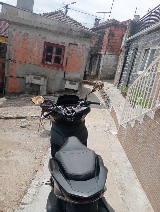 Vendo ou vendo uma  mota Honda 125