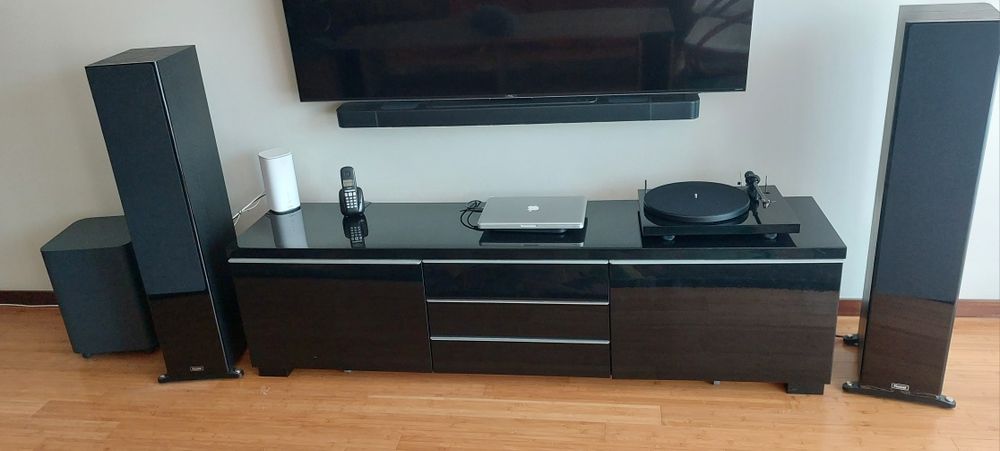 Aparador preto lacado em excelente estado | Ermesinde