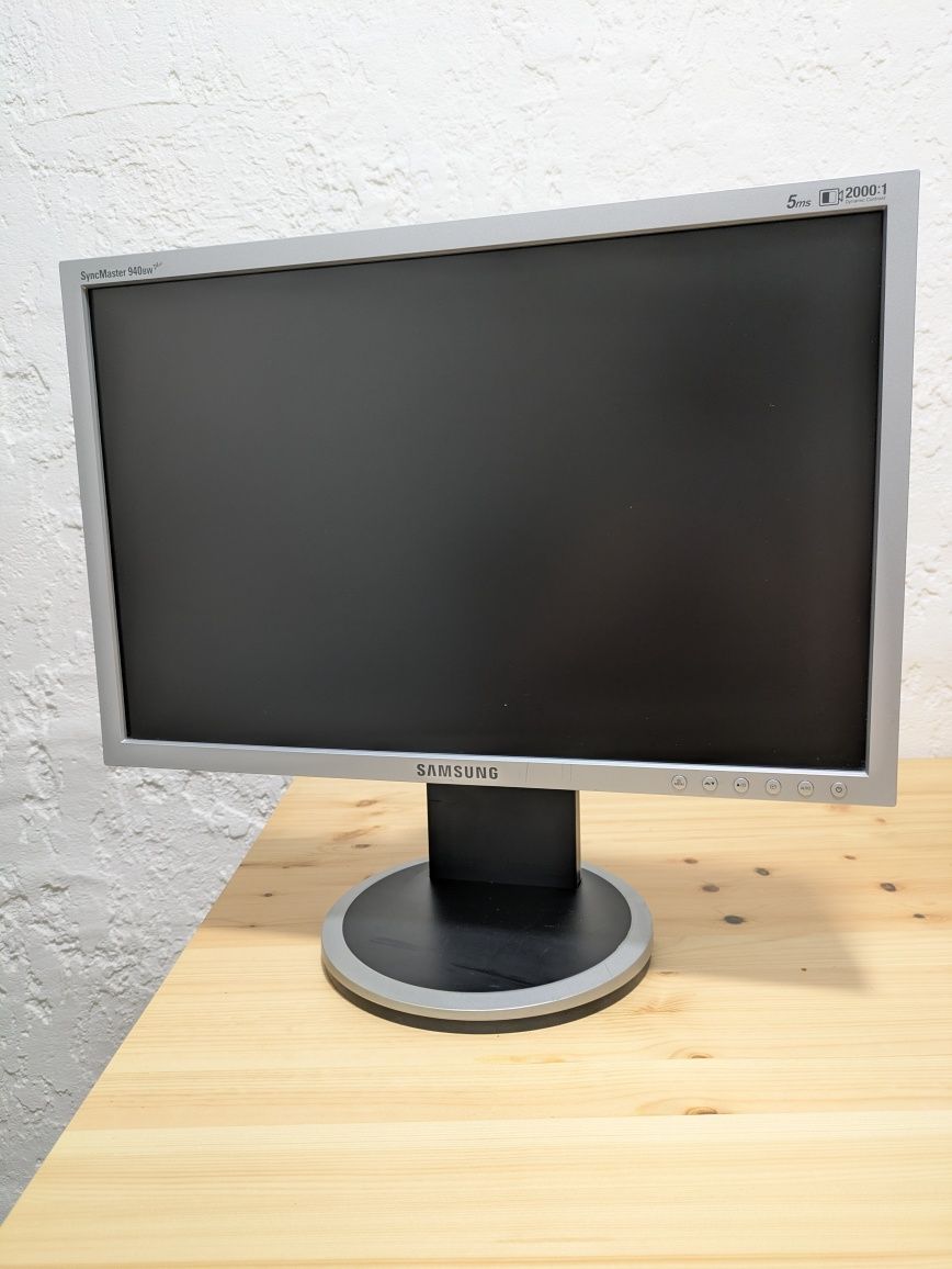 Монитор Samsung SyncMaster 940BWplus