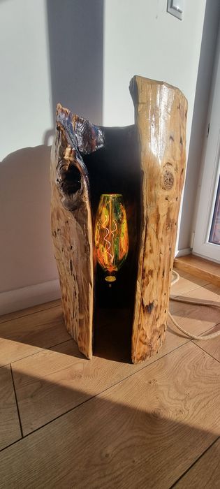 Lampa Stojąca z Litego Drewna