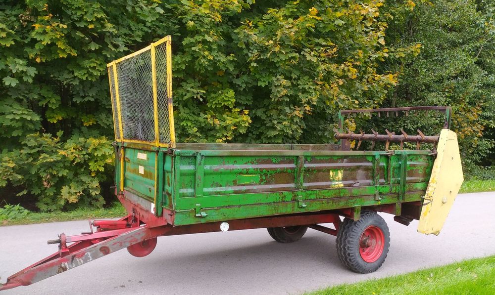 Rozrzutnik Obornika 2.5t Nowy typ otwierane burty na 2-strony