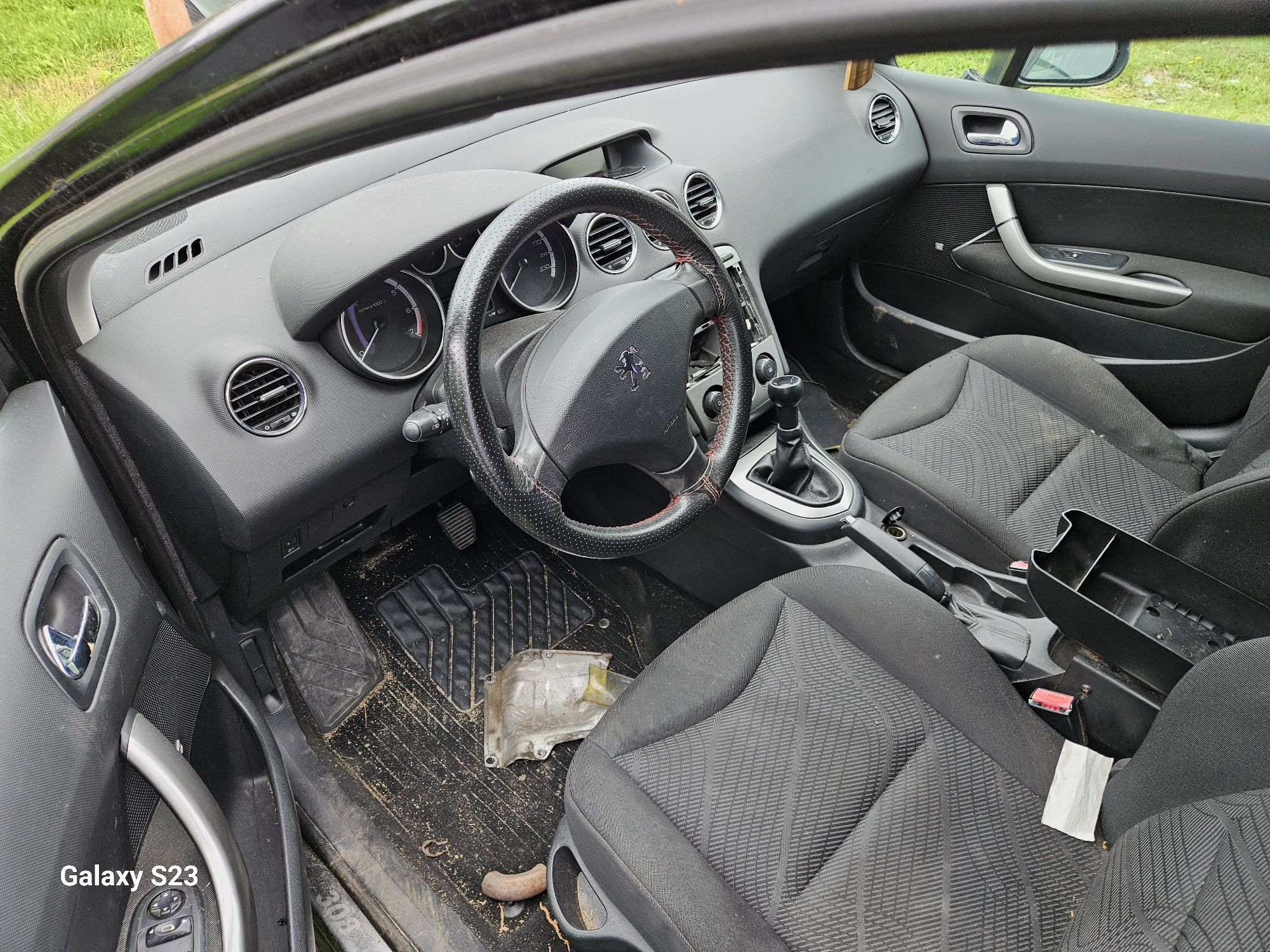 Cześć Peugeot 308.