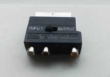 Adaptador bi-direcional SCART macho para 3 RCA fêmea