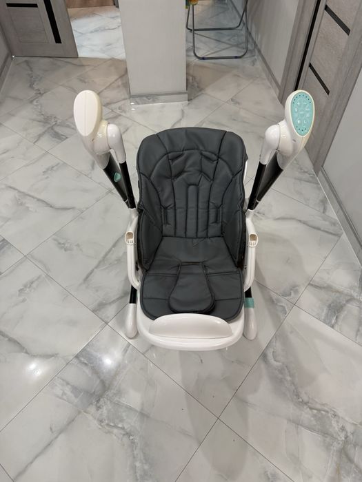 Дитячий стільчик-гойдалка Carrello Cascata