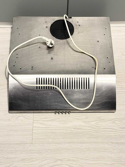 okap podszafkowy  amica inox