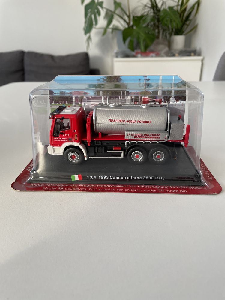 Model Straż 1993 Camion Citerne 380E Italy 1:64 Amercom Koszalin