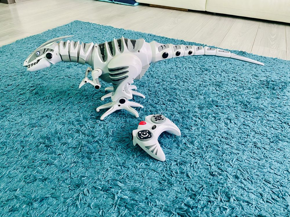 Интерактивный робот динозавр