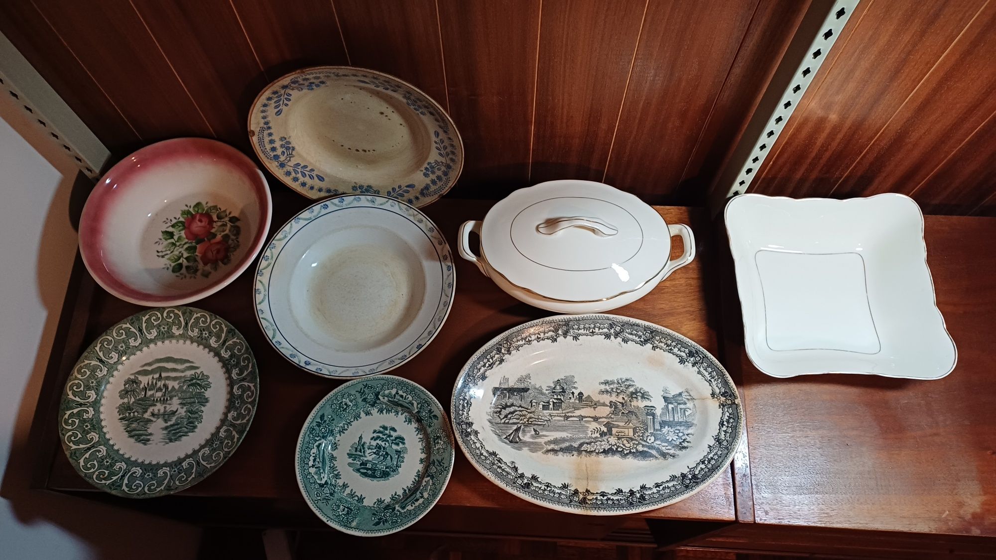 conjunto de pratos antigos Sacavem e peças vista alegre
