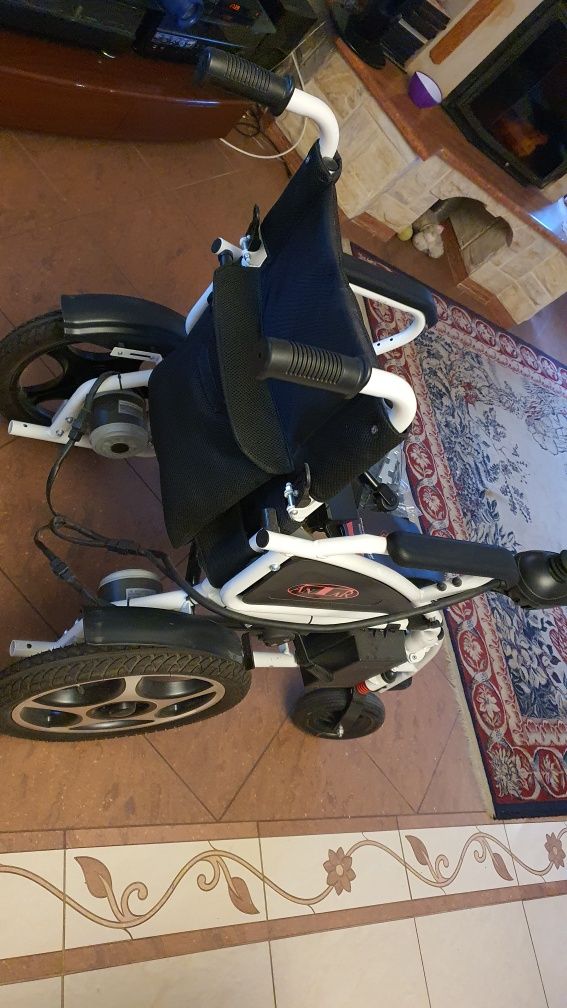 Wózek inwalidzki elektryczny Antar jak nowy, cycki na oponach