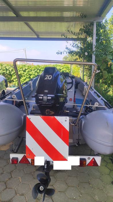 Barco Whaly 370 com motor Tohatsu