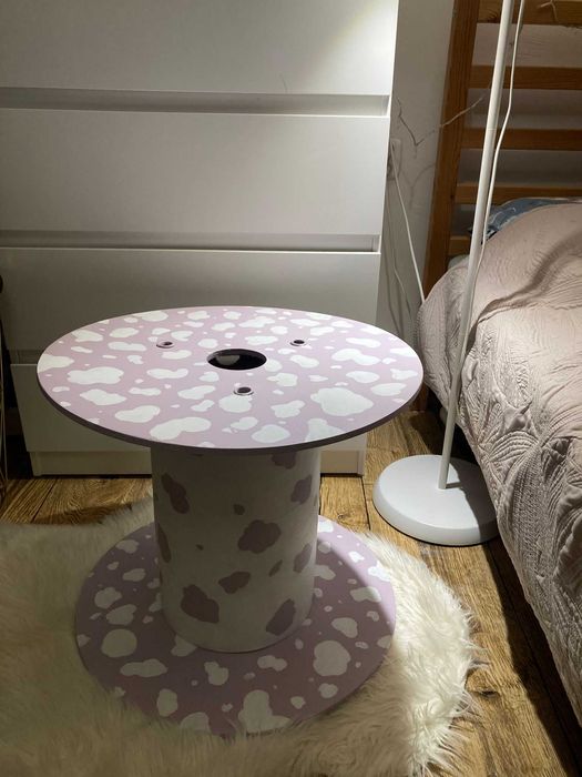 Dwustronny stolik dzieciecy ze szpuli