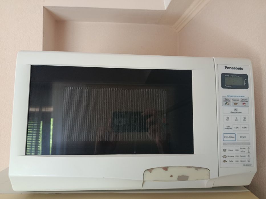 Микроволновка Panasonic, микрохвильова піч