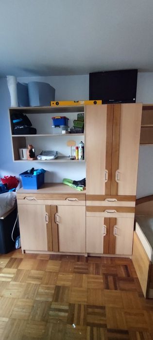 Meble do  pokoju z łóżkiem