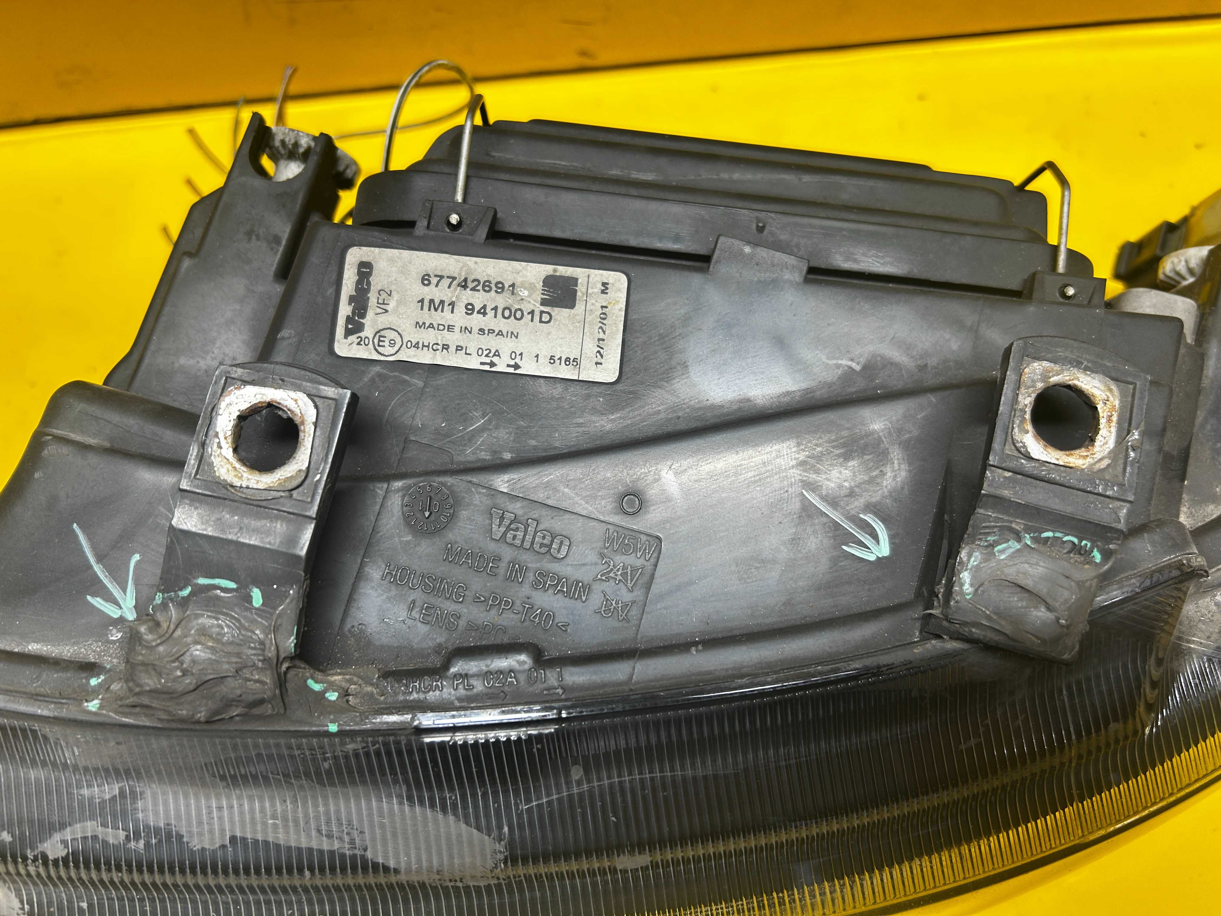 ліва фара Seat Leon Toledo 1999-2005 дефект на фото