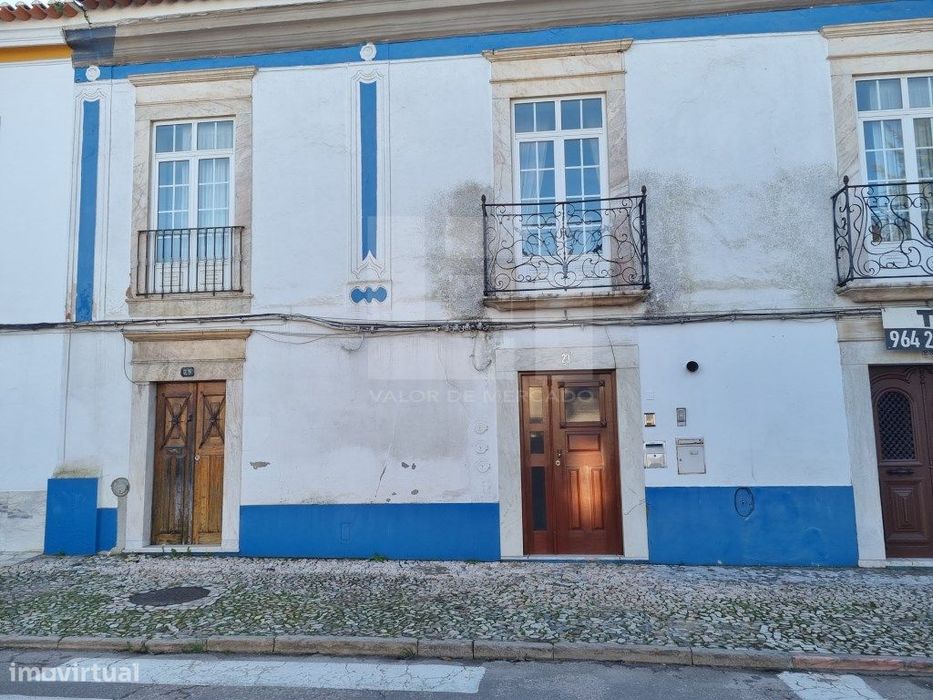 Apartamento com 7 divisões, bem localizado em Borba