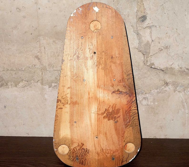 Стильная деревянная подставка для вина