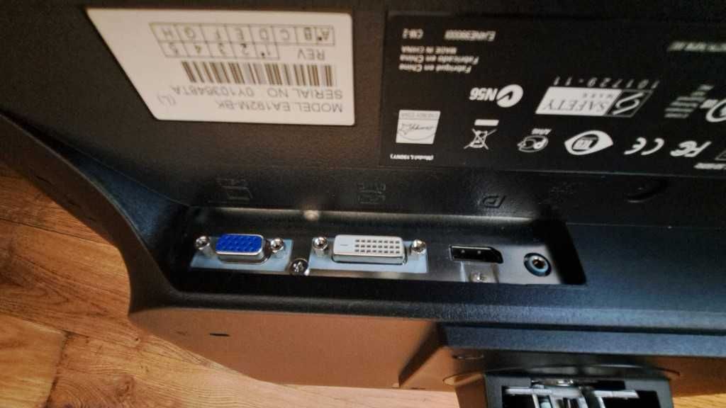 Monitor NEC EA192M-BK LED 19" 1280x1024, 5:4, czarny