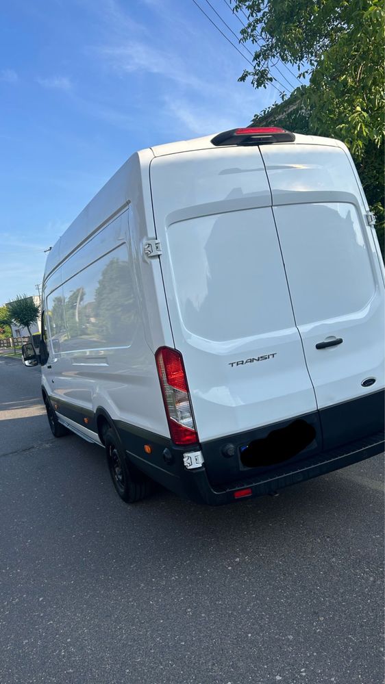 Wynajem Busa Ford Transit